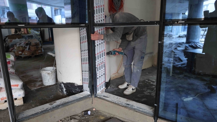 Derince Belediyesi hizmet binasında yoğun tempo